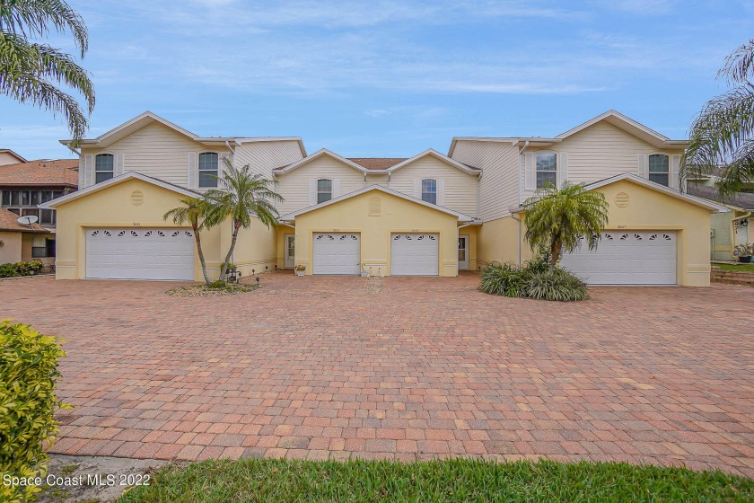 Welcome to your new home, or your new investment! This spacious - Beach Townhome/Townhouse for sale in Titusville, Florida on Beachhouse.com