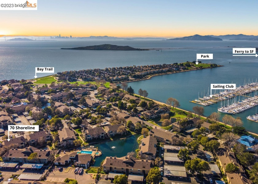 Experience stunning resort-style condo with LAKE VIEWS. This - Beach Condo for sale in Richmond, California on Beachhouse.com