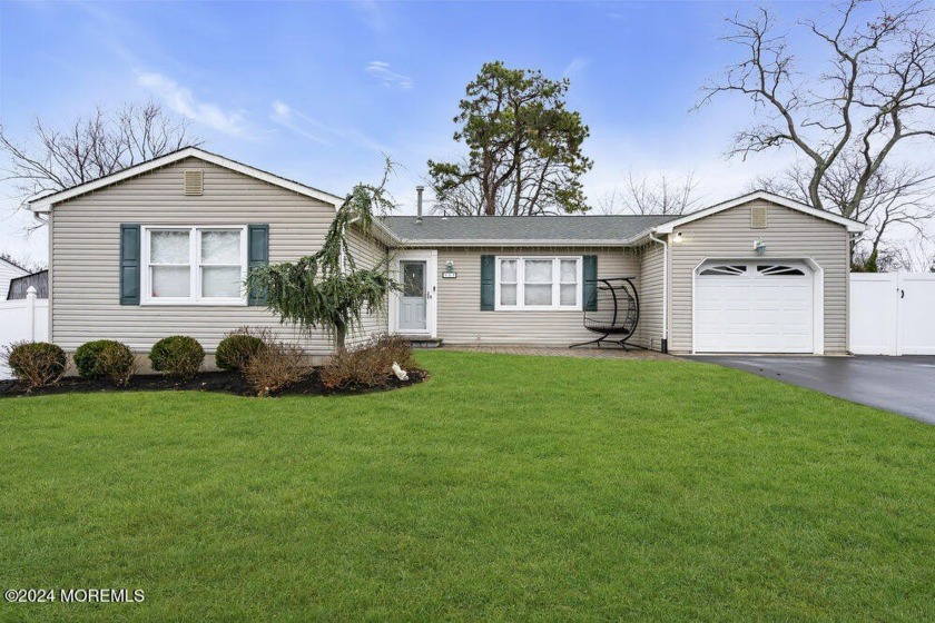 Welcome Home !!! This meticulous ranch is located in the very - Beach Home for sale in Brick, New Jersey on Beachhouse.com