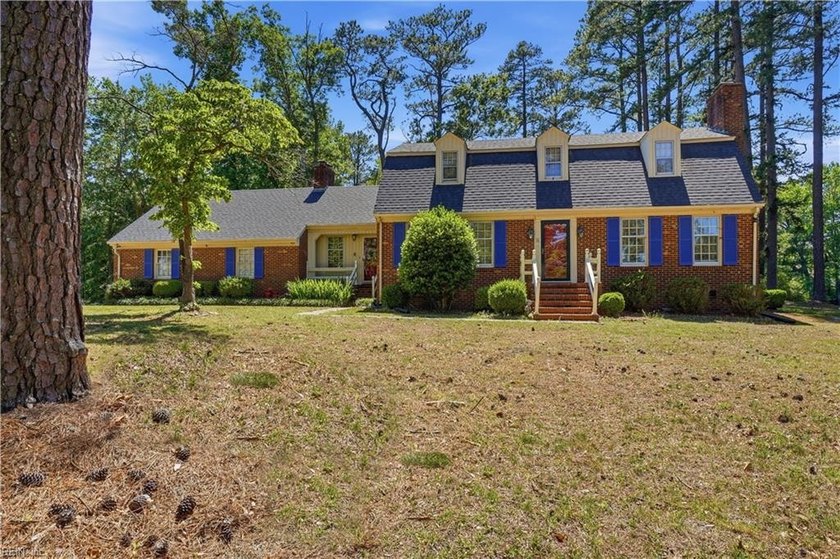 This home is priced below market value and offers incredible - Beach Home for sale in Carrollton, Virginia on Beachhouse.com