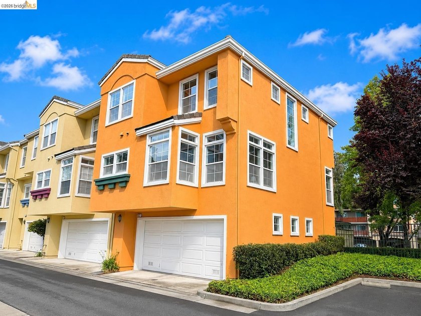 Welcome to this beautifully updated townhome in one of Fremont's - Beach Townhome/Townhouse for sale in Fremont, California on Beachhouse.com