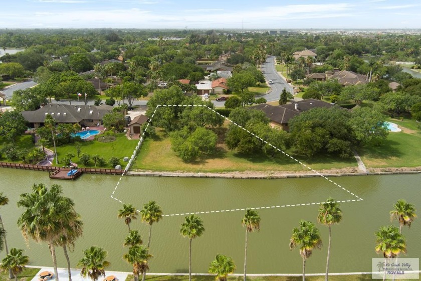 A priceless, large residential lot with resaca and mature trees - Beach Lot for sale in Brownsville, Texas on Beachhouse.com
