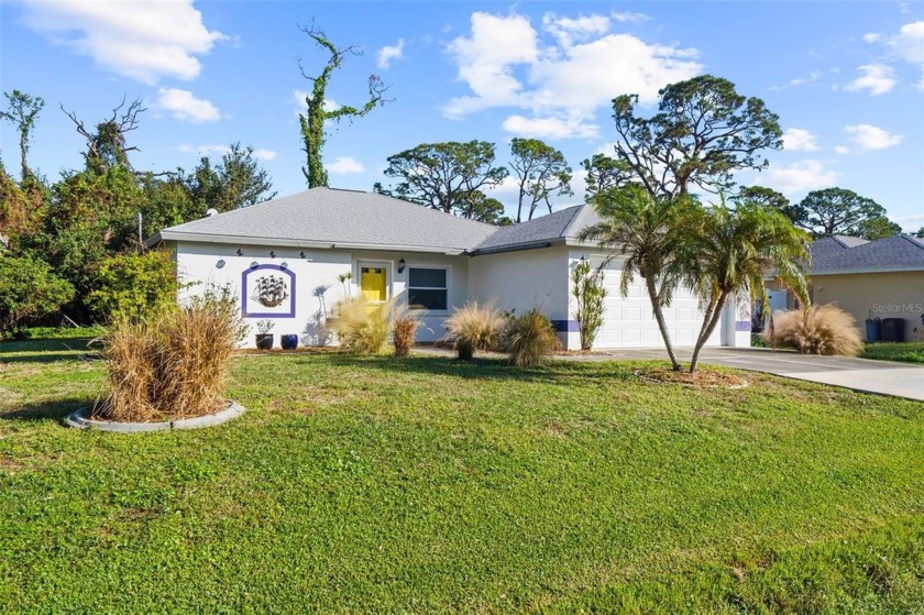 GREAT LOCATION ~ MOVE-IN READY! This adorable and well - Beach Home for sale in Venice, Florida on Beachhouse.com