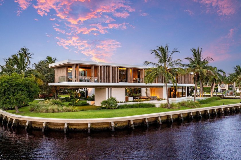 516 Mola. FTLs most unique, gated Peninsula Estate designed by - Beach Home for sale in Fort Lauderdale, Florida on Beachhouse.com