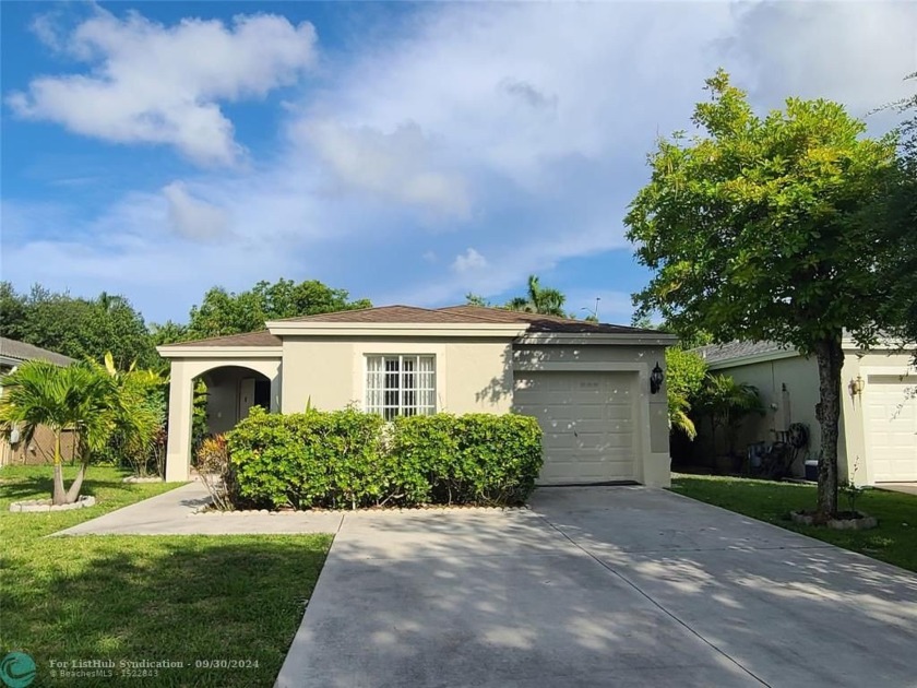 Fantastic well-maintained Home! Brand NEW ROOF and Brand NEW - Beach Home for sale in Deerfield Beach, Florida on Beachhouse.com