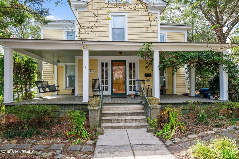 Welcome to 609 E Main Street - a beautiful historic 4-bedroom - Beach Home for sale in Washington, North Carolina on Beachhouse.com