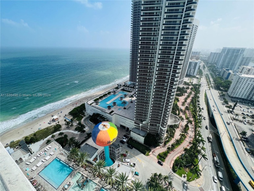 Amazing  View 2 bedroom, 2 bathroom  Corner Apartment in the - Beach Condo for sale in Hollywood, Florida on Beachhouse.com