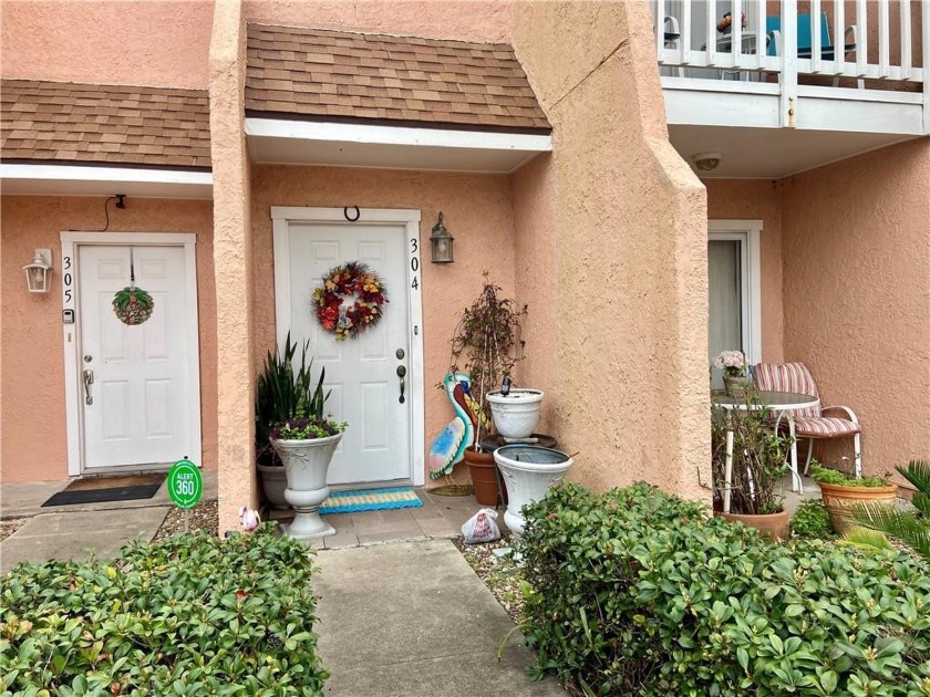 (PRIVATE DOCK UNIT) A welcoming yet tight knit community, remote - Beach Condo for sale in Corpus Christi, Texas on Beachhouse.com