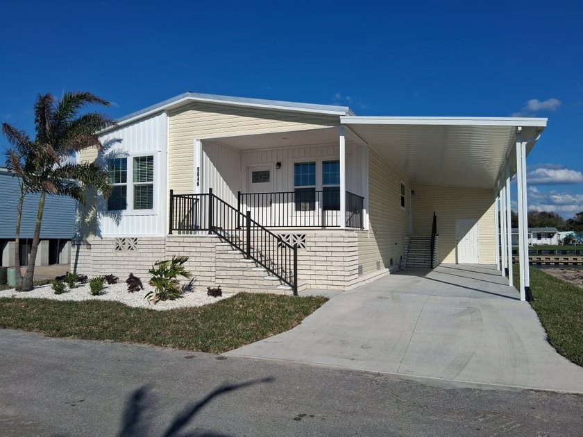 The beautiful Harbor View is a 55+ community. Welcome to 5646 - Beach Home for sale in New Port Richey, Florida on Beachhouse.com