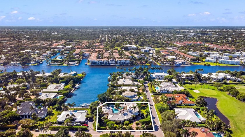 Set on three-quarters of an acre in the heart of Gulf Stream - Beach Home for sale in Gulf Stream, Florida on Beachhouse.com
