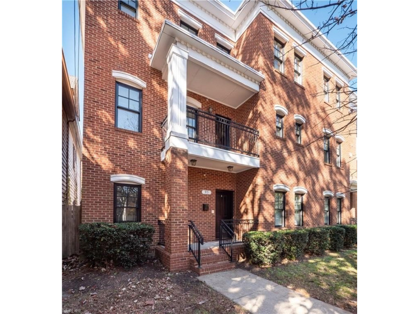Don't miss this great opportunity to own a modern luxury condo - Beach Condo for sale in Norfolk, Virginia on Beachhouse.com