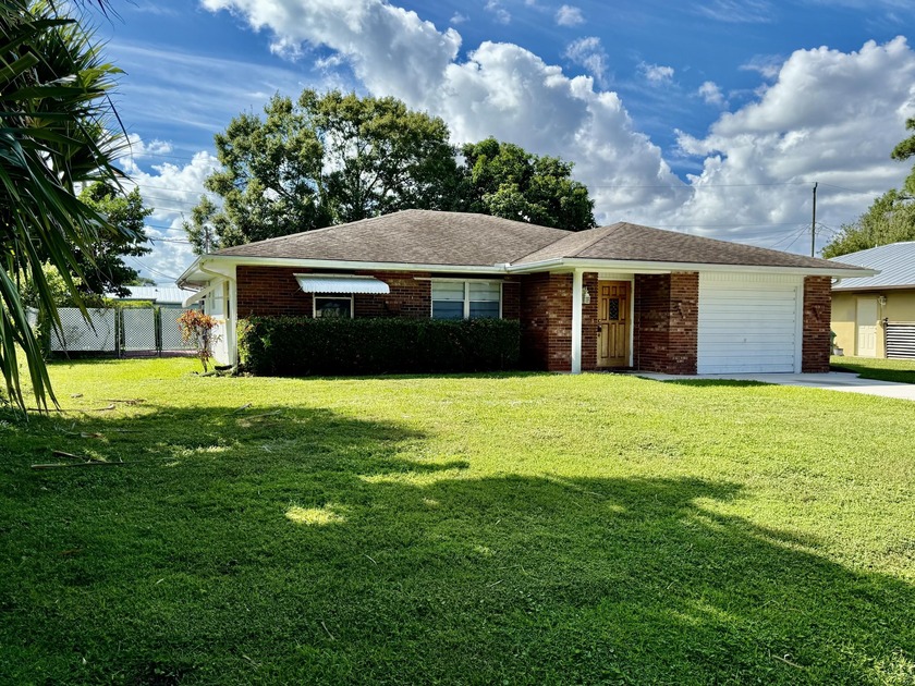 SELLER FINANCING AVAILABLE!! Charming CBS with Brick 2 bedroom - Beach Home for sale in Port Saint Lucie, Florida on Beachhouse.com