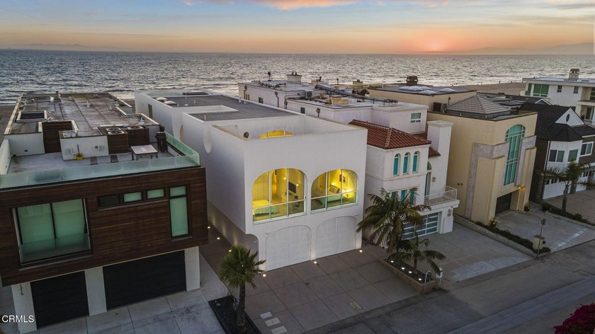 The Vault House - A Modern Architectural Icon on Mandalay Shores - Beach Home for sale in Oxnard, California on Beachhouse.com