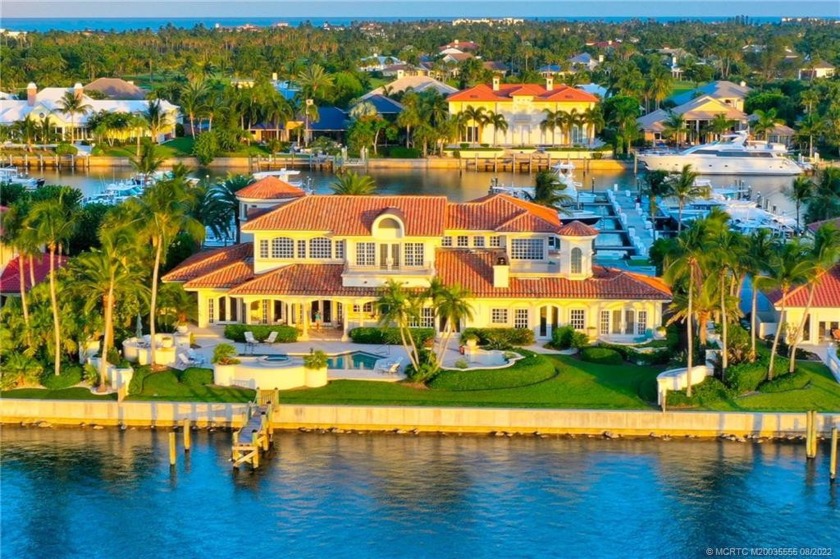 This magnificent waterfront estate boasts nearly 6,000 square - Beach Home for sale in Stuart, Florida on Beachhouse.com