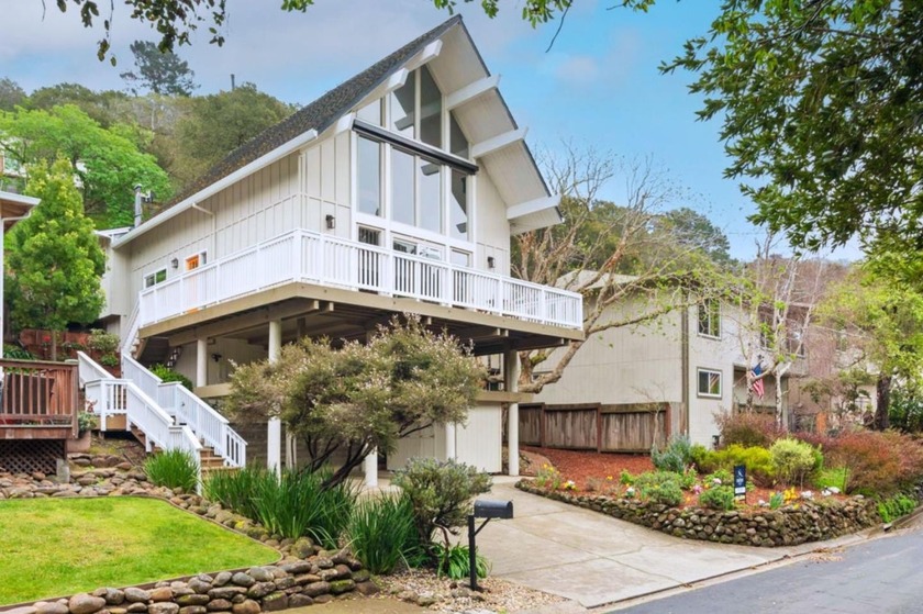Soaring Glass Walls and Oak-Framed Serenity in Belmont's Wooded - Beach Home for sale in Belmont, California on Beachhouse.com