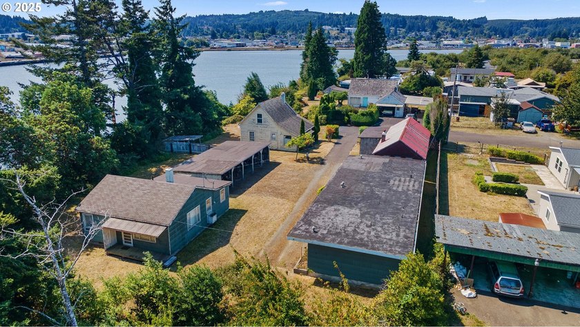 Unique time capsule income property for sale in Coos Bay - Beach Home for sale in Coos Bay, Oregon on Beachhouse.com