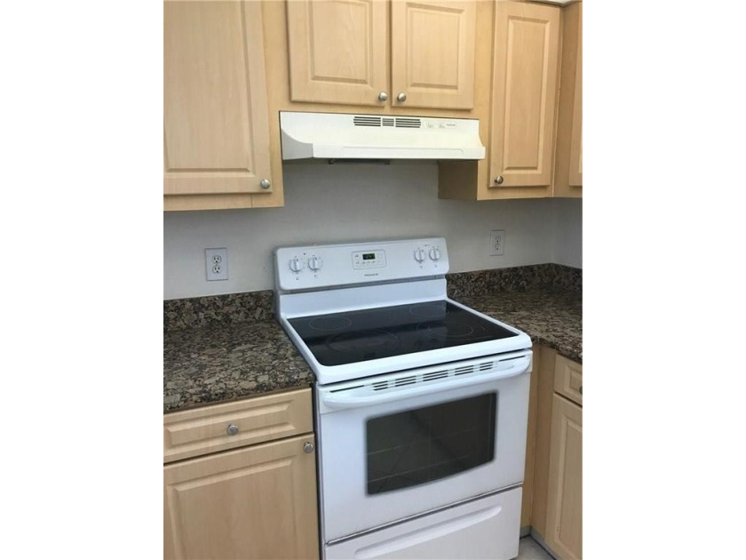 Gorgeous 2 Bedrooms And 2 Bathroom Totally Updated Kitchen And - Beach Condo for sale in Pompano Beach, Florida on Beachhouse.com