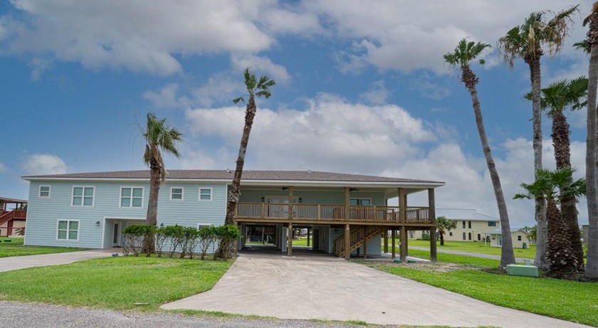 A wonderful home ,perfect for family and  friends. It has 5 - Beach Home for sale in Rockport, Texas on Beachhouse.com