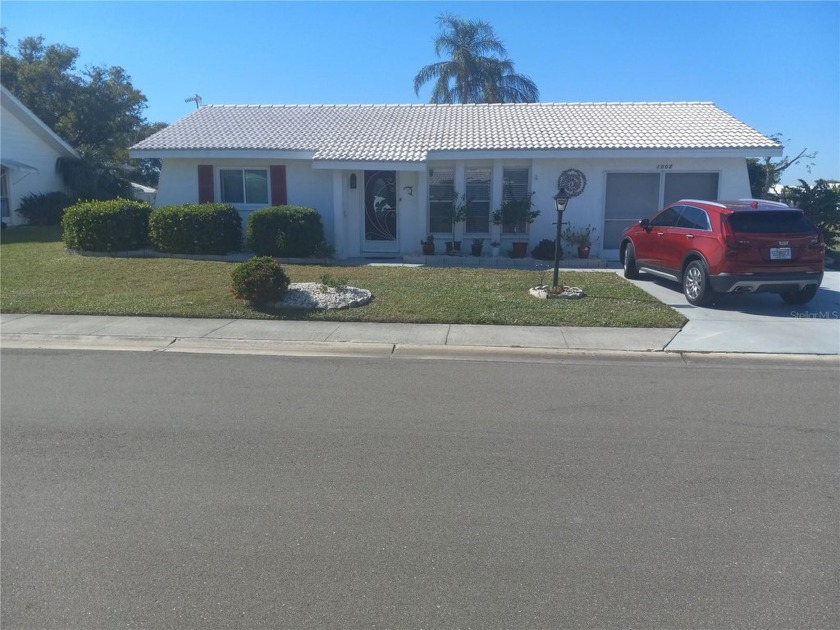 Adorable and affordable ! Very nicely updated home with granite - Beach Home for sale in Bradenton, Florida on Beachhouse.com