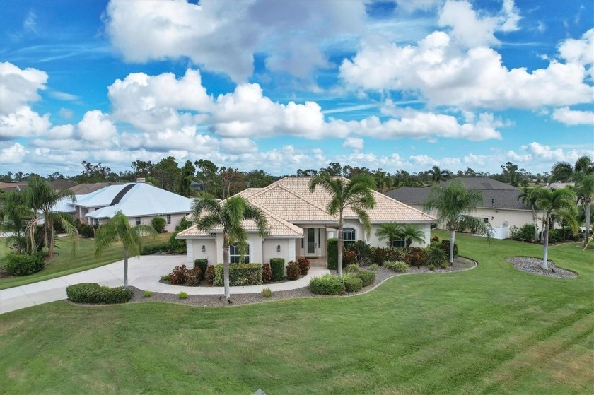 FABULOUS Rotonda West Broadmoor Waterfront Executive home! 4 - Beach Home for sale in Rotonda West, Florida on Beachhouse.com