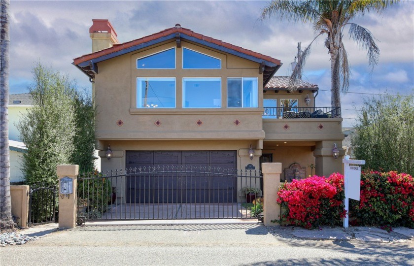 Graciously appointed custom built home in the heart of Shell - Beach Home for sale in Pismo Beach, California on Beachhouse.com