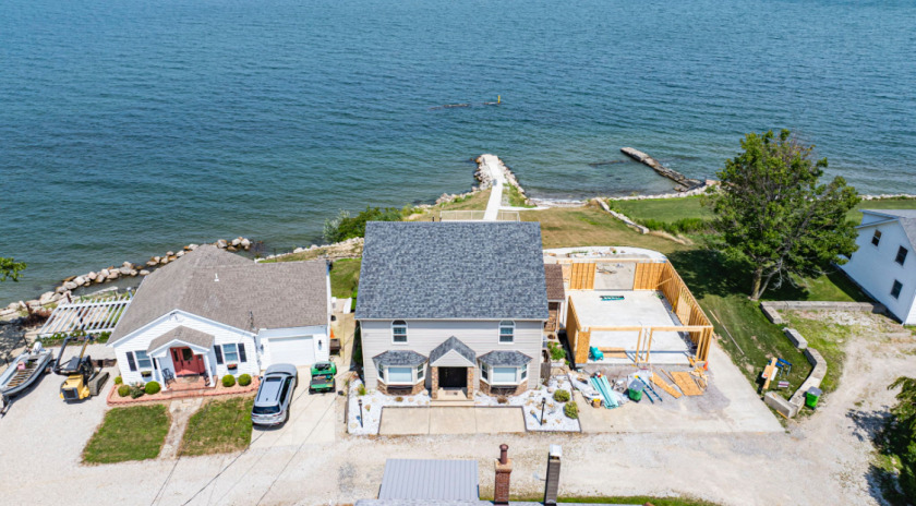 Lake house on Lake Erie with amazing views and access! - Beach Home for sale in Ashtabula, Ohio on Beachhouse.com