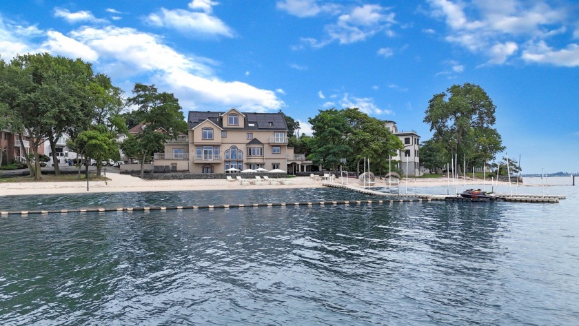 Wanted Beach and Boat lovers! Why drive to work when you can - Beach Home for sale in Staten Island, New York on Beachhouse.com