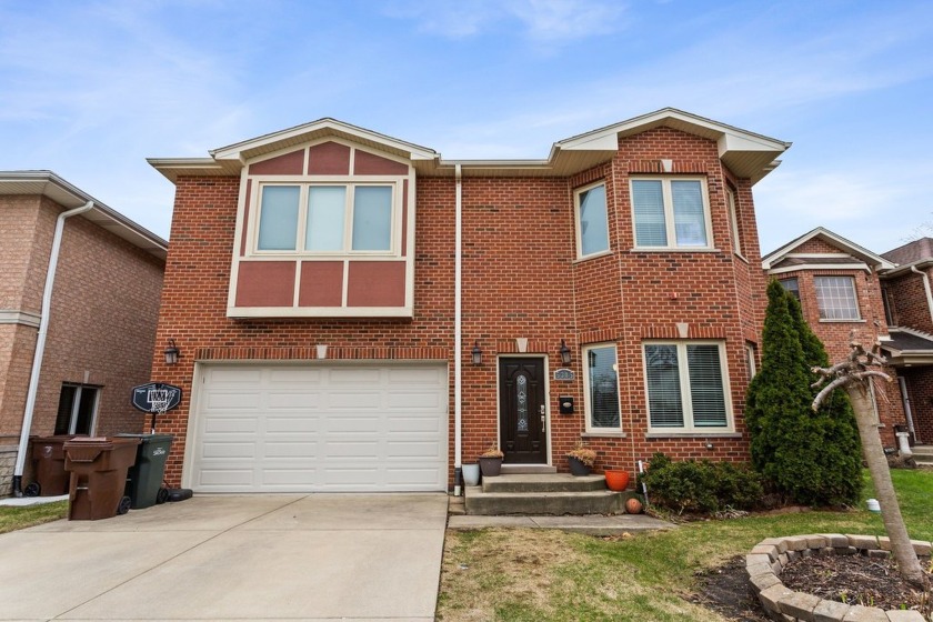 Beautiful Newer Construction on Quiet Street - Spacious & - Beach Home for sale in Skokie, Illinois on Beachhouse.com