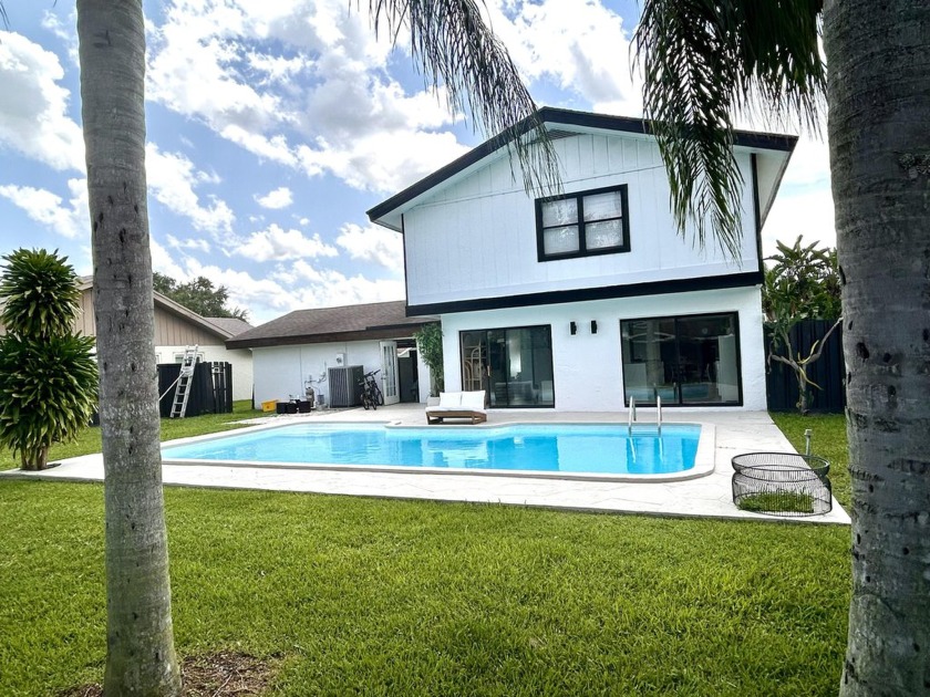 No HOA! Beautifully renovated 3 Bed, 2.5 bath, 2 Car Garage - Beach Home for sale in Wellington, Florida on Beachhouse.com