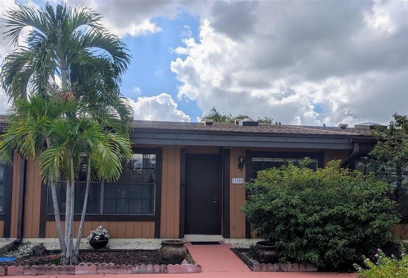 THIS IS A MUST SEE... UPGRADED 2 BEDROOM 2 BATH LAKEFRONT VILLA - Beach Condo for sale in Pembroke Pines, Florida on Beachhouse.com