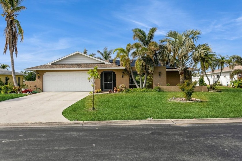 Discover Florida living at its finest in this stunning 2-bedroom - Beach Home for sale in Venice, Florida on Beachhouse.com