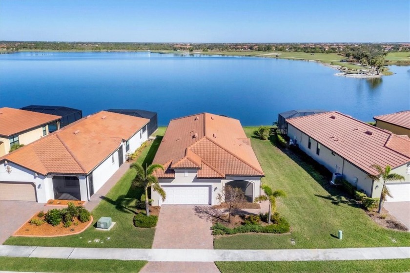 WOW! WOW! WOW!  Must see Roma floor plan with MESMERIZING LAKE - Beach Home for sale in Venice, Florida on Beachhouse.com