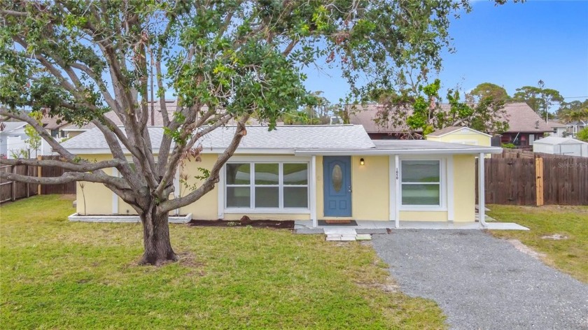 This immaculate 4-bedroom, 2-bathroom home in desirable South - Beach Home for sale in Venice, Florida on Beachhouse.com