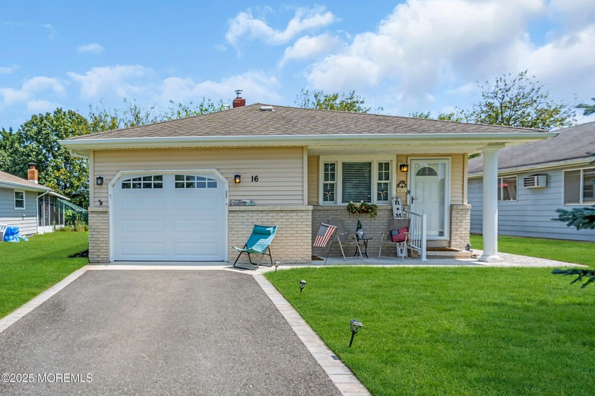 Welcome to this unique Yellowstone model featuring 2 full baths - Beach Home for sale in Toms River, New Jersey on Beachhouse.com