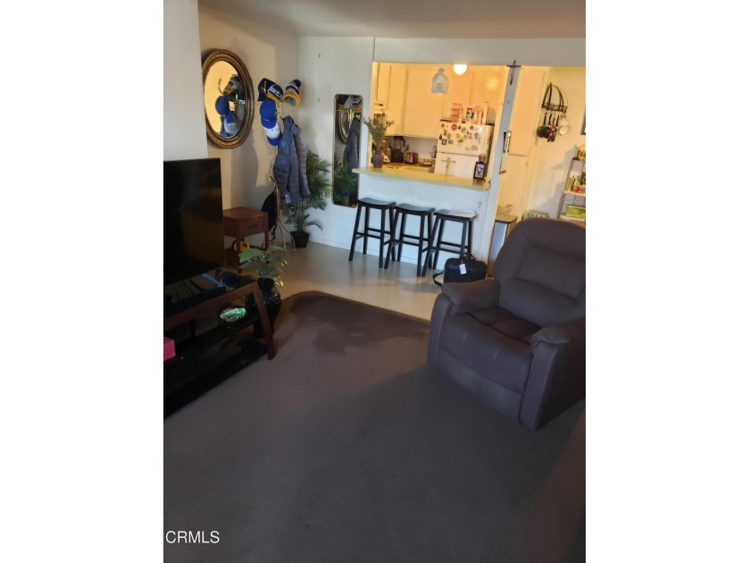 Well priced 3+2 lower unit - so young and older folks can live - Beach Condo for sale in Ventura, California on Beachhouse.com