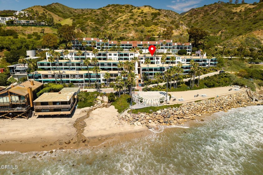 Stunning ocean views await from this top-floor, spacious - Beach Condo for sale in Malibu, California on Beachhouse.com