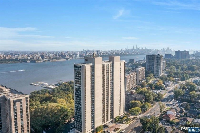 Experience unmatched luxury and sweeping panoramic views from - Beach Other for sale in Fort Lee, New Jersey on Beachhouse.com