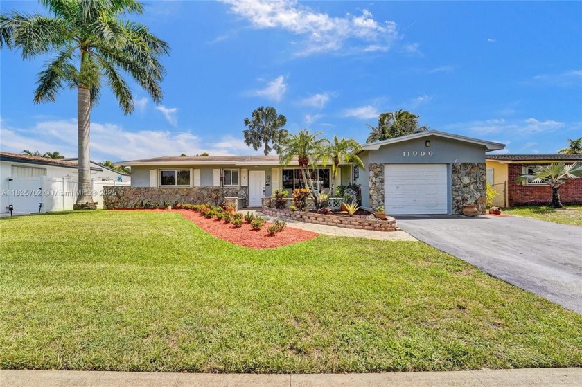 LOWEST PRICE IN PEMBROKE LAKES! TURN-KEY READY HOME! NO HOA! - Beach Home for sale in Pembroke Pines, Florida on Beachhouse.com
