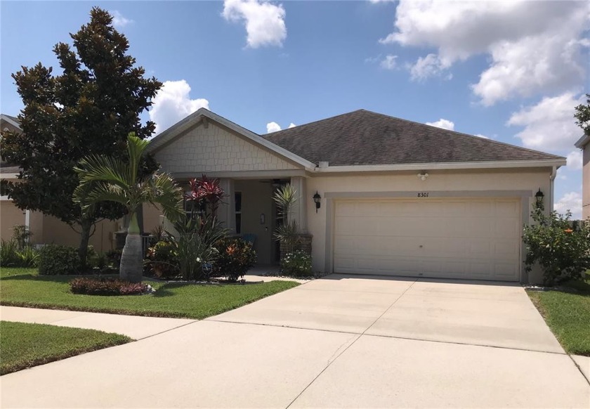 This meticulously maintained 3 Bedroom PLUS DEN, which could be - Beach Home for sale in Ruskin, Florida on Beachhouse.com