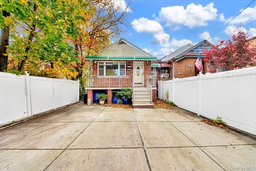 Welcome to this three bed ranch style home in the Throggs Neck - Beach Home for sale in Bronx, New York on Beachhouse.com