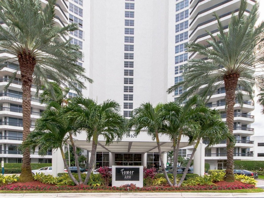 Large corner 2 beds/2 baths plus den. Enjoy the panoramic views - Beach Condo for sale in Aventura, Florida on Beachhouse.com