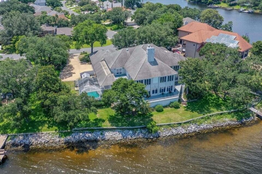 Welcome to your waterfront estate! Located on a double lot in - Beach Home for sale in Shalimar, Florida on Beachhouse.com