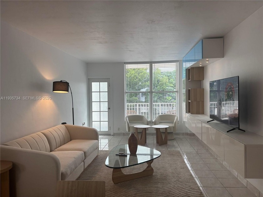 **Charming 1-Bedroom Apartment on Lincoln Road** Discover your - Beach Condo for sale in Miami Beach, Florida on Beachhouse.com