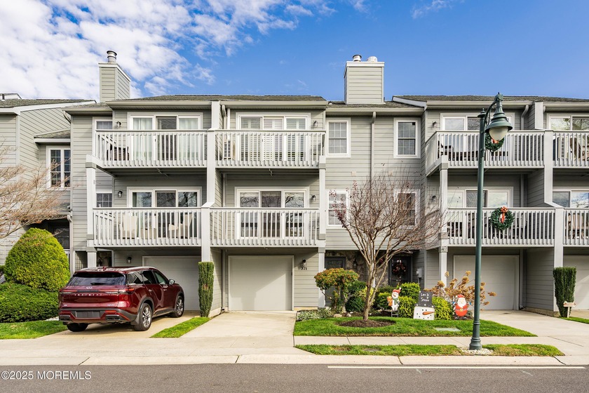 SEAVIEW ISLAND is a beautiful waterfront community at the Jersey - Beach Home for sale in Neptune, New Jersey on Beachhouse.com