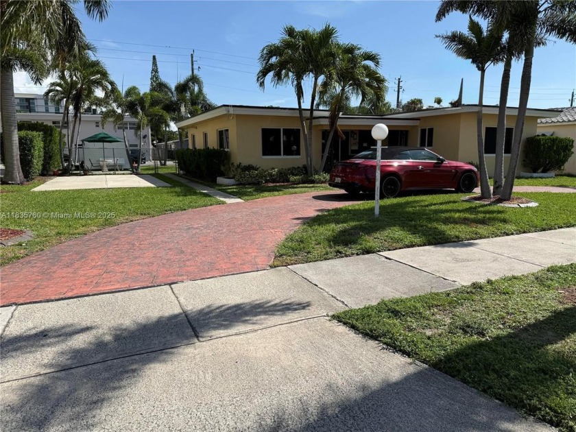 Investment Opportunity in Hollywood, FL: A 5-Unit Property near - Beach Commercial for sale in Hollywood, Florida on Beachhouse.com