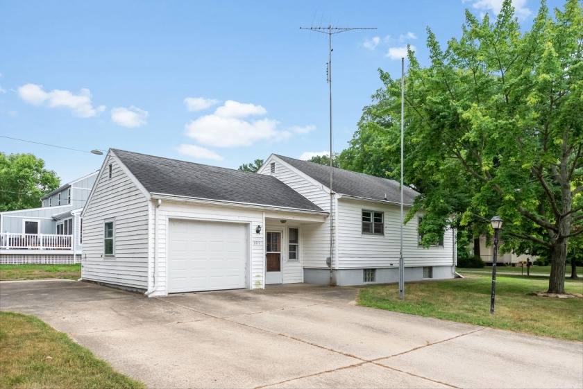 Check out this New Buffalo 2 bedroom and 1.5 bath Beach Bungalow - Beach Home for sale in New Buffalo, Michigan on Beachhouse.com