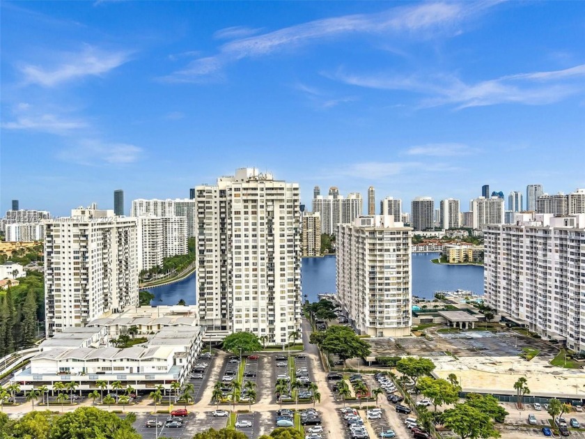 NEW PRICE IMPROVEMENT! This spacious and updated 2/2 is located - Beach Condo for sale in Aventura, Florida on Beachhouse.com