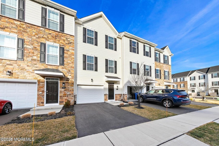 A Must See.....e take a look at this spacious 3-bedroom Townhome - Beach Condo for sale in Brick, New Jersey on Beachhouse.com