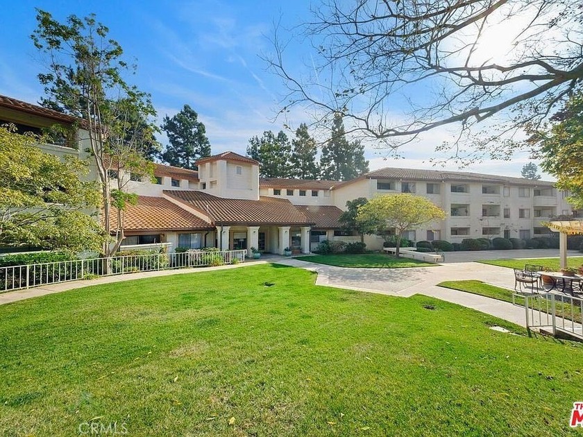 Casa Gateway HOA. Low Income senior complex, third floor unit - Beach Condo for sale in Pacific Palisades, California on Beachhouse.com