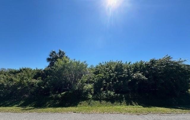 Measuring 80-by-100 feet, this spacious lot provides ample room - Beach Lot for sale in Venice, Florida on Beachhouse.com